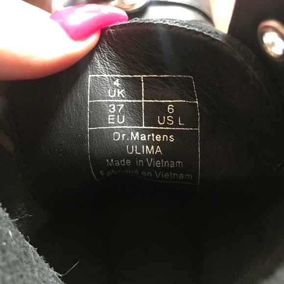 Doc Marten vegan leather boots - Picture 3 of 4